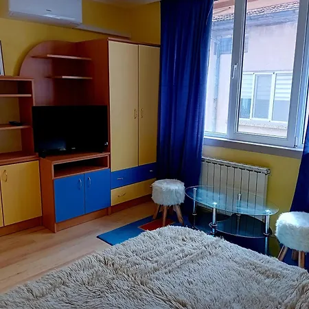 Апартаменти Laura *